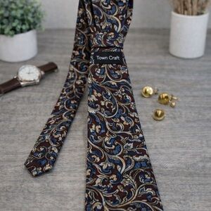 Elegant Paisley Silk Tie - Blue and Brown